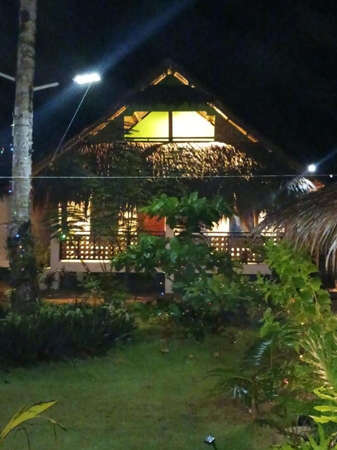 Weeroona Huts Homestay Pacifico San Isidro  Kültér fotó