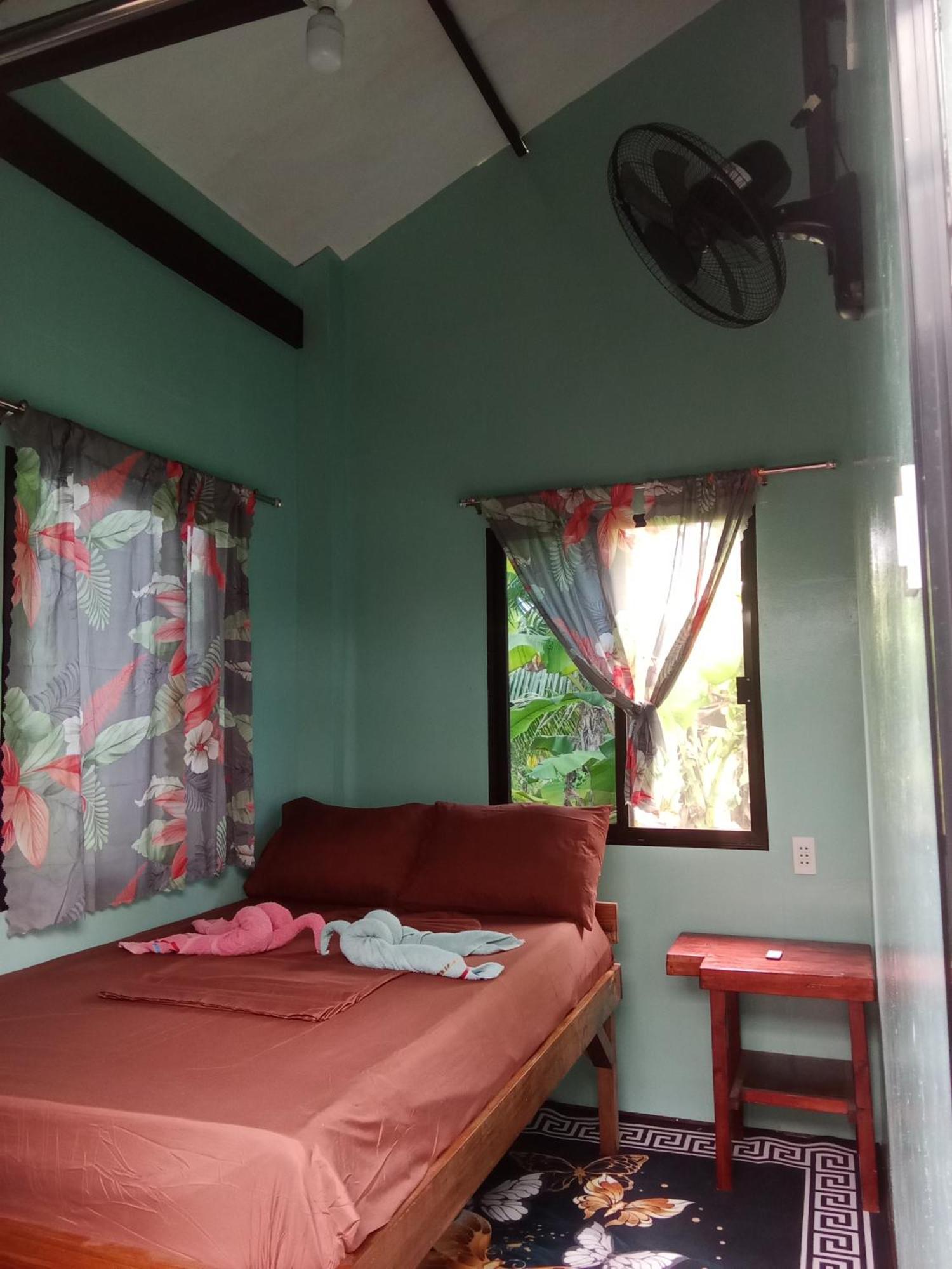 Weeroona Huts Homestay Pacifico San Isidro  Kültér fotó